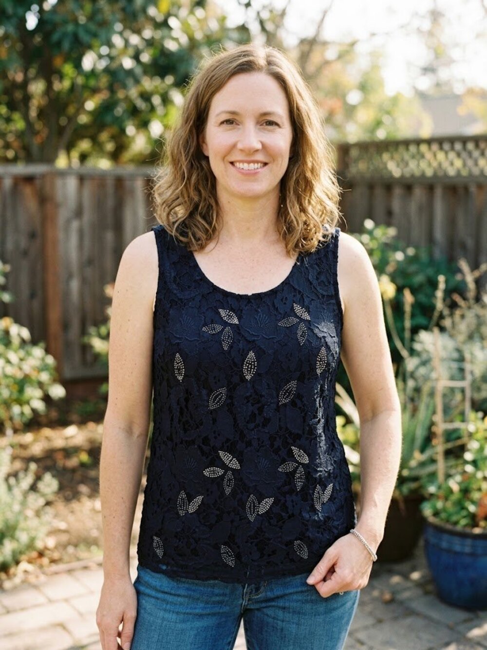 Coldwater Creek Floral Lace Beaded Tank Top in Navy